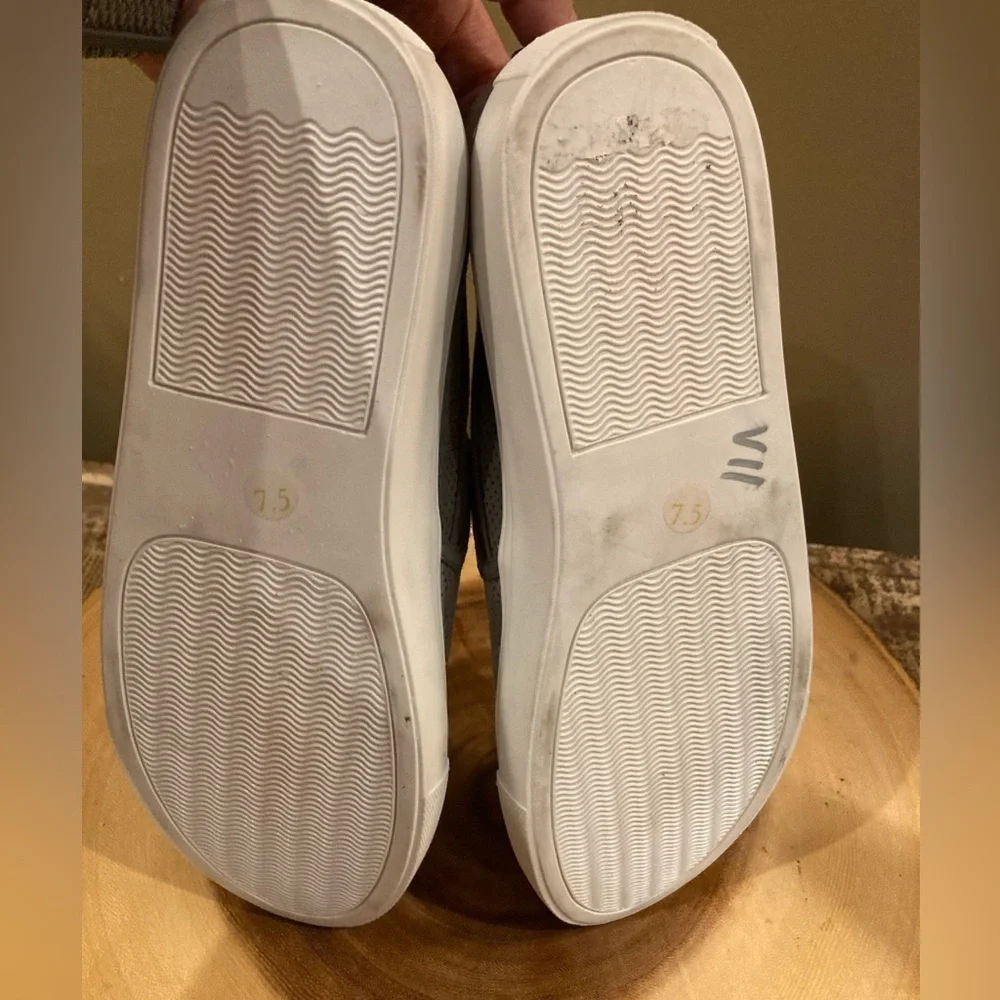 Steve Madden Women’s Zarayy Slip On Sneakers‎ Shoes Gray White Low Top Size 7.5